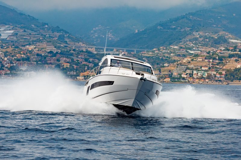 NEW TARGA 53GT – SPORTY AND ELEGANTLY STYLED